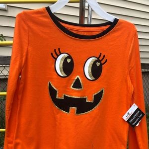 Little girls Halloween graphic crewneck tee 🎃